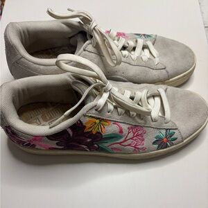Puma Gray Suede Velvet Hyper EMB Floral Embroidered Sneakers Womens Size 8.5